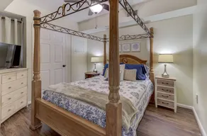 5-Star Downtown Riverview Condo w/Parking - Image 2