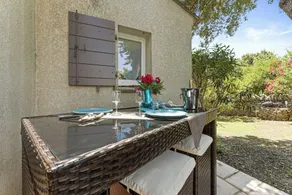 Charming house, ZEN atmosphere in the garrigue, Private heated pool & Jacuzzi - Image 2
