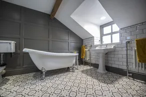 Great Alder House -Huge Georgian Country House in the Welsh Hills sleeps 12 - Image 5