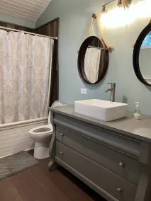 Large Lakehouse with hot tub. walk to public beach in Twin Lakes WI - Image 4