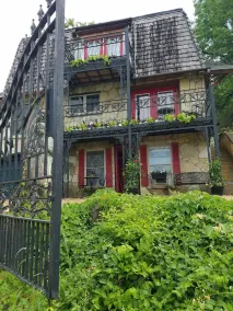 Det charmerende franske Chateau har udsigt over de smukke fald i Springfloden - Image 5