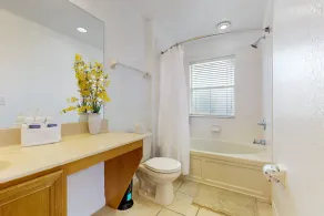 Charming home with private hot tub and space for the whole family - Image 5
