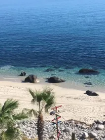 Newly Renovated Condo w/  Spectacular beach views 183 / night - Image 5