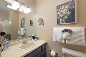 2BR | 2 Kings | Ozark Views | 2 Mi to SDC - Image 4