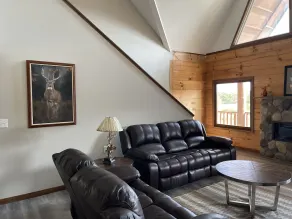 Gorgeous HERO Lodge Nestled in a 40+ acre Bio-Diverse Setting - Image 5