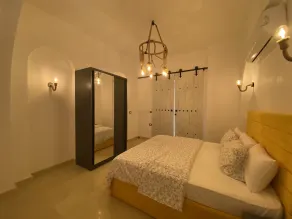 Villa with private pool and beach access - Image 2