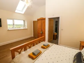 Y FELIN (THE GRANARY), character holiday cottage in Caernarfon - Image 5
