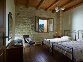 Traditional Pool Villa with 3 Bedrooms in Rethymno - Image 2