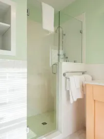 Retro Apartment | Furnished Monthly Rental in Belmont - Image 4