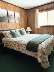 Spacious northwoods getaway in the Powderhorn Mountain village minutes ski hills - Image 5