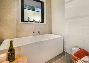 Luxury Shoreham Property Coastal/Rural Views & Pool,  Close to Wineries & Beach - Image 4