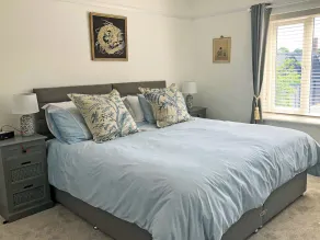 Alojamiento de 2 habitaciones en Heswall, near Liverpool - Image 3