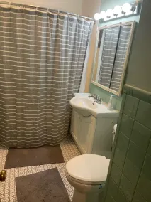 House in a quiet neighborhood 13 mins from downtown, airport and mall of america - Image 5
