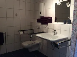 fully accessible Holiday Apartment with stunning views - Image 4
