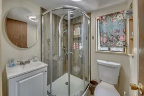 4 chambres, 2 salles de bain chalet rustique en plein coeur de Split Rock. - Image 3