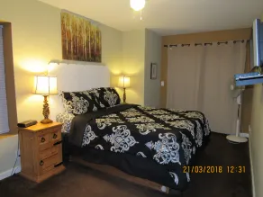 Super clean 2 bedroom/2 bath Walk to Sledding & Tubing located in Big Bear Lake - Image 5