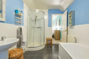 Quaint fisherman’s cottage tucked away in a quite Deal street - Image 2