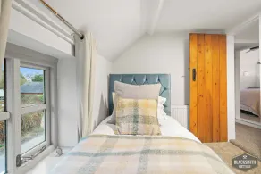 Luxury 4BR Cottage near St Georges Park - Image 4