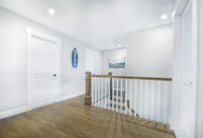 Prime PPB location, steps to all the restaurants, shops, 5 blocks to the beach! - Image 3