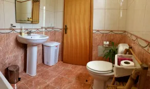 Viste panoramiche sul mare e sulle montagne: 2 camere matrimoniali entrambe con bagno privato - Image 5