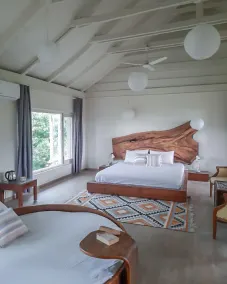 Seclude Palampur - Chambre des maîtres avec lit rond - Image 3