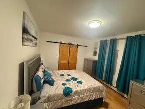 Bright & Comfortable Home in the Heart of It All - Image 5