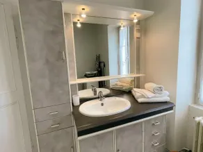 Gîte cosy avec terrasse privative, parking et WiFi - Image 2