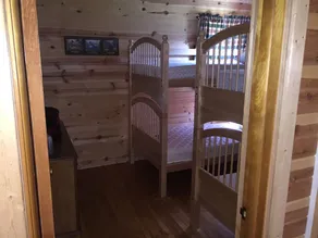 Privates Haus am See auf 16 Hektar Wald, 80 + Hektar großen See, 55 Fuß tief! - Image 4