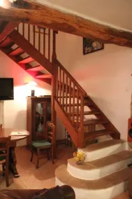 Maison de campagne avec grande terrasse juste à côté de la piscine - Image 3