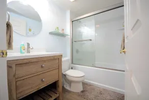 Beautiful south side light and bright 3 BD condo with outdoor pool and free WiFi located in Midtown and just steps to beach. Life at the Shore by Shoreline Properties - Image 5