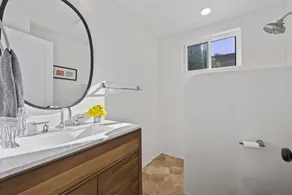 midcentury ranch home in peaceful oak grove - Image 2