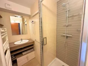 10m from ski slopes, 5th floor, tv, ski locker, 26m², Les Menuires - Image 3