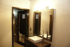 La Maison Hotel - Image 2