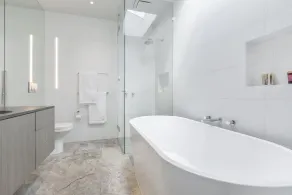 Architectural Luxury Home - Premier location in Hawthorn - Image 3