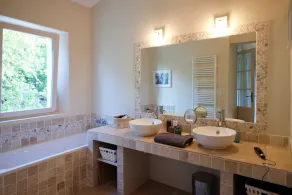 Weniger als 10 min. zu Fuß vom Zentrum von Uzès, luxuriöse Villa mit beheiztem Pool - Image 2