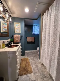 The HollyHock Cottage - a coastal themed beach getaway - Image 2