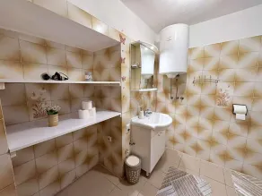 Holiday apartment with air conditioning near the beach - Image 3