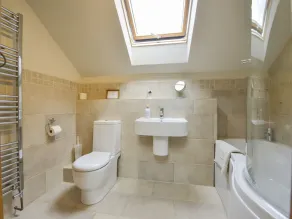 BUTTERBROOK COACH HOUSE, pet friendly, with open fire in Ivybridge - Image 2