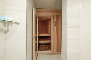 Luxury House in the heart of Old Town with Parking - Image 5