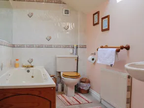 3 bedroom accommodation in Oldcroft, Lydney - Image 2