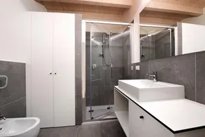 Apartamento 'Piso 5' con vistas al lago, Wi-Fi y aire acondicionado - Image 4
