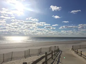 Renovated Nearly Beachfront 4BR 3.5B townhome, Midtown SIC, Spectacular views! - Image 4