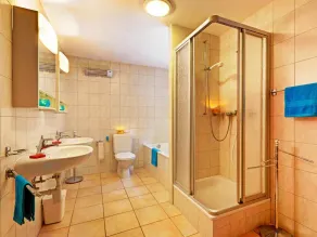 Yta: ca 120 m² Vardagsrum med soffa, öppen spis. 2 sovrum med 2 enkelsängar - Image 4