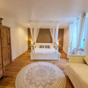 Charming 5 ha estate, catering and activities + barn for small events - Image 5