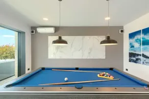 New modern 5-BR villa with pool, indoor wellness, close to beach - Image 2