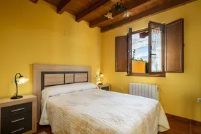 Country House 'Apartamento Amarillo' with Shared Garden - Image 5