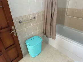 2 Bett unabhängige möblierte Wohnung mit Pool, 5 Minuten von der Stadt und Strand entfernt. - Image 3