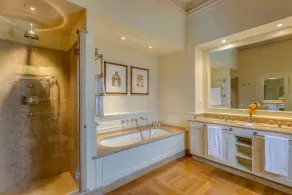 A LUXURY VILLA ON THE HILLS OF FLORENCE - Image 5
