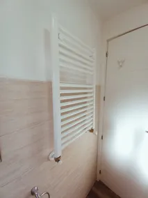 Apartment in a rural house with a small garden.Pets allowed - Image 4
