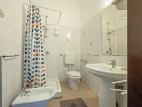 Fin lejlighed i villa for 6 personer med klimaanlæg, WIFI, pool, terrasse og kæledyr tilladt - Image 2